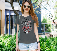 Smouldering Skull Women's Fitted T-shirt